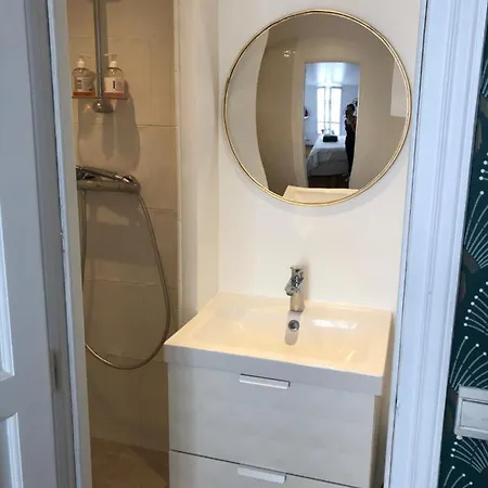 Apartmán Romantisme Pres De La Tour Eiffel Et Des Champs Elysees Paříž